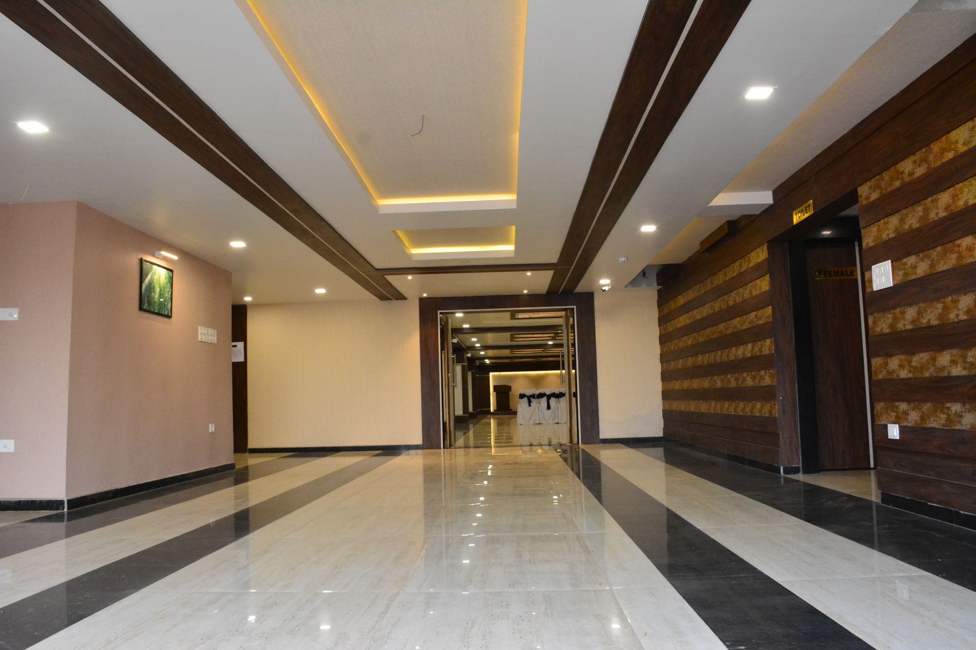The Suncity Bhubaneswar Bagian luar foto